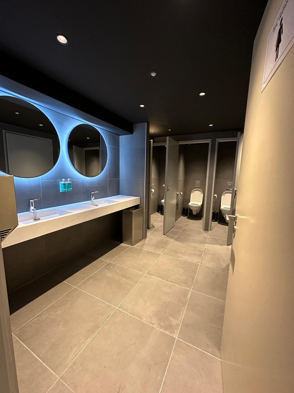 Sanitaires et colonnes